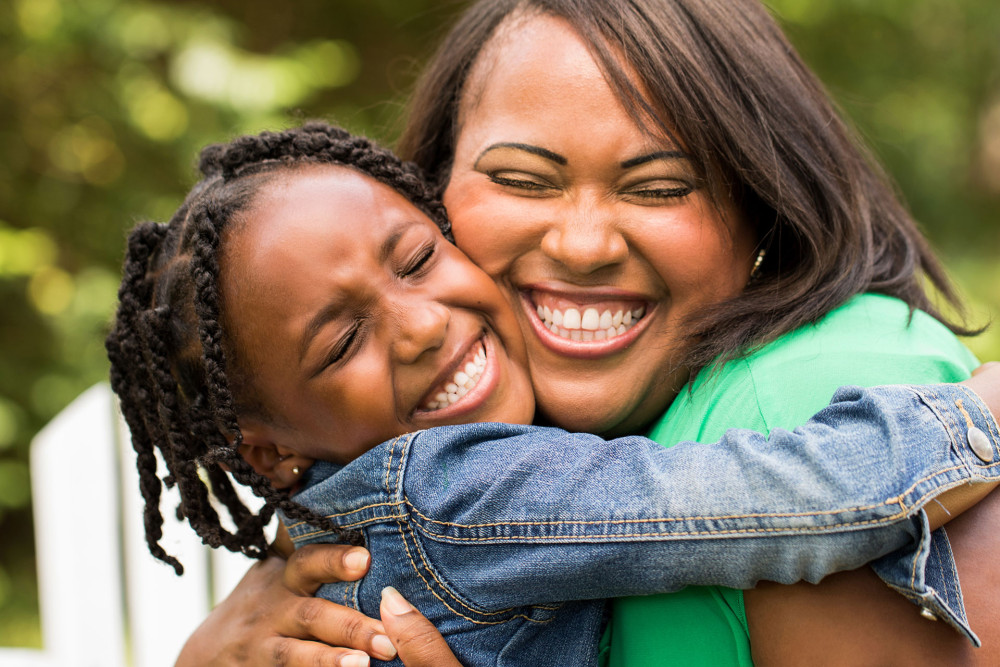 african-american-mother-and-daughter-1000x667